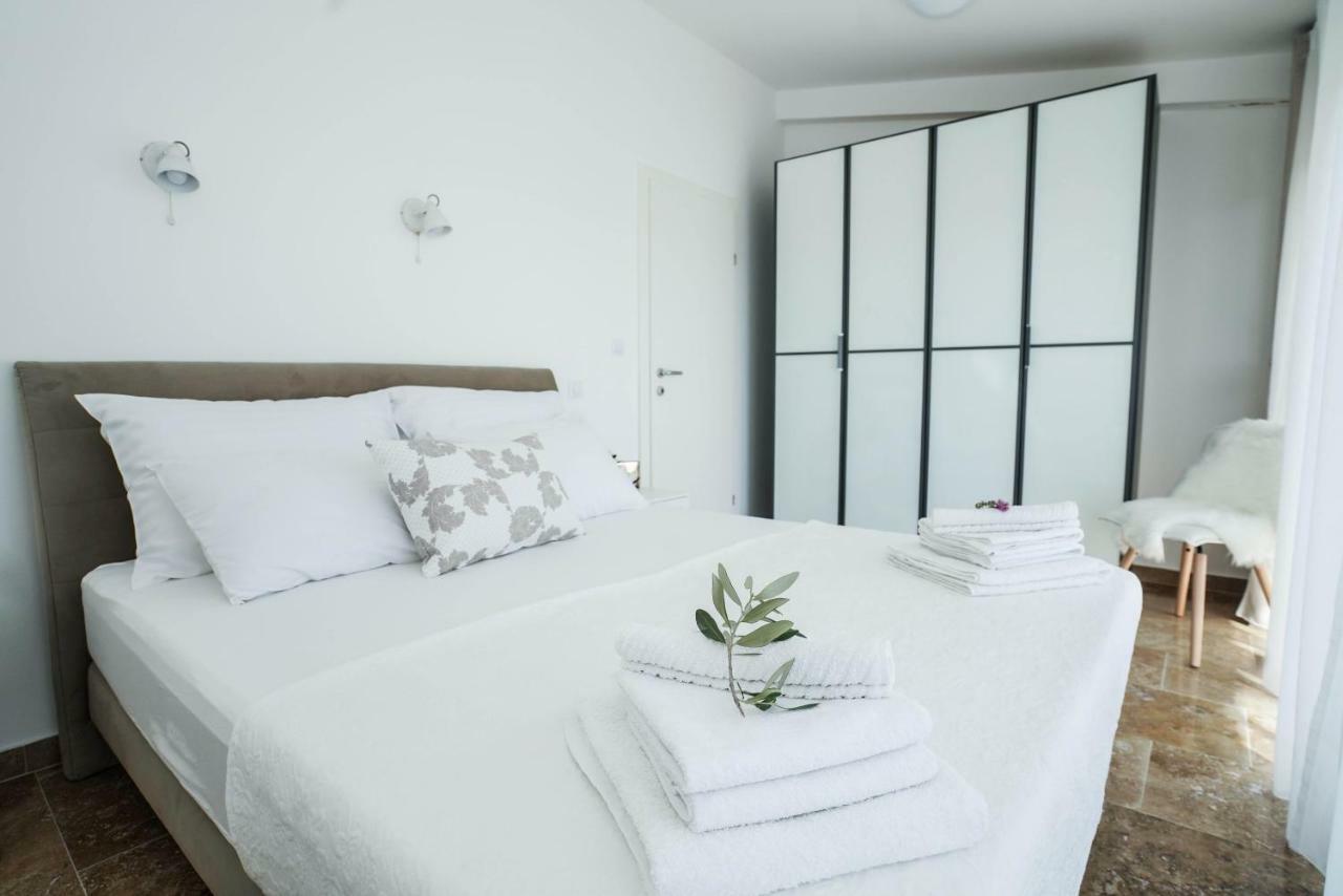 Home Away From Home With Outdoor Pool, Botanical Garden And A Beautiful Sea View คาชเตลา ภายนอก รูปภาพ