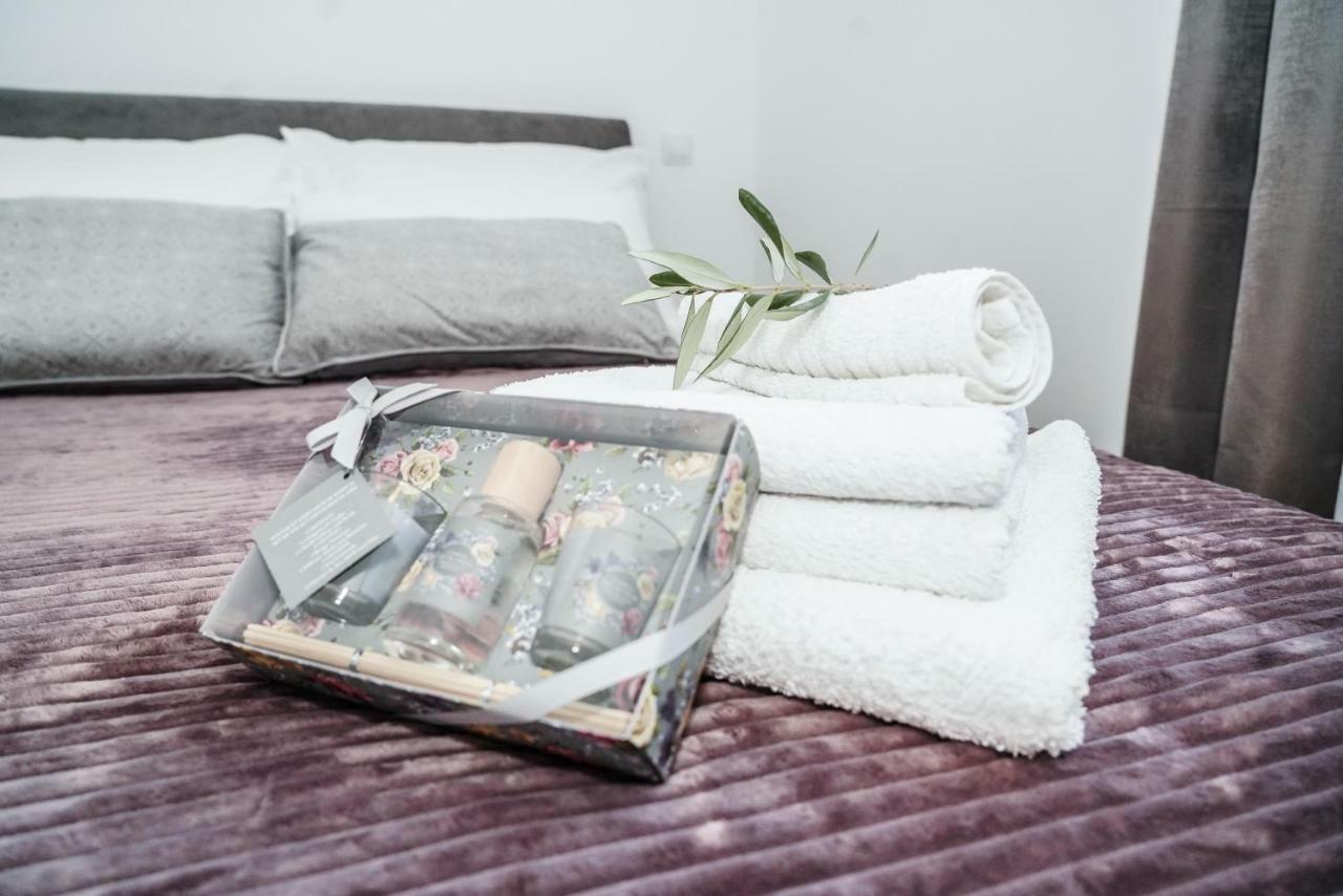 Home Away From Home With Outdoor Pool, Botanical Garden And A Beautiful Sea View คาชเตลา ภายนอก รูปภาพ